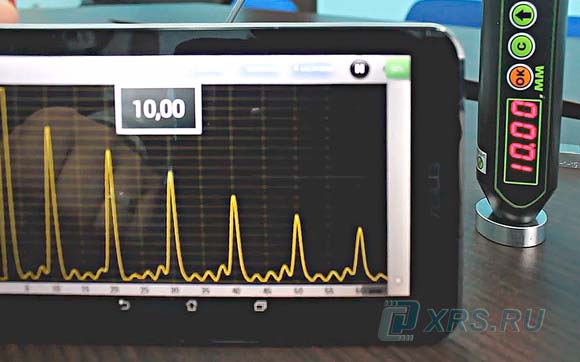 Толщиномер ЕМ2210 правильно определяет толщину невзирая на такие факторы, как внешние помехи, анизотропия металла, паразитное отражение